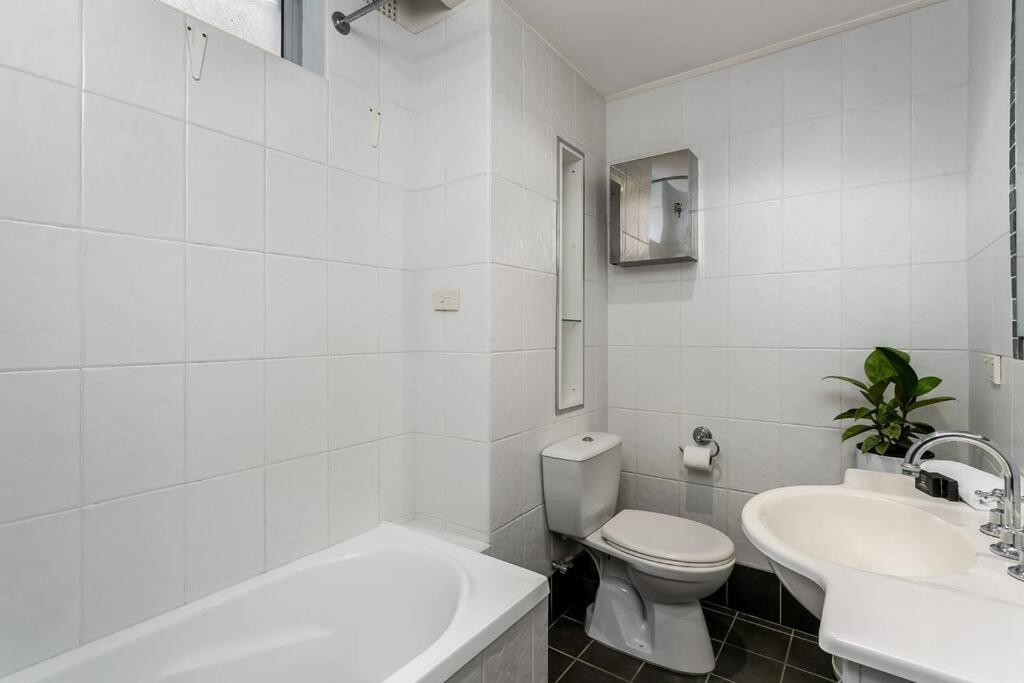 Yng03 - Cremorne - Young Street
